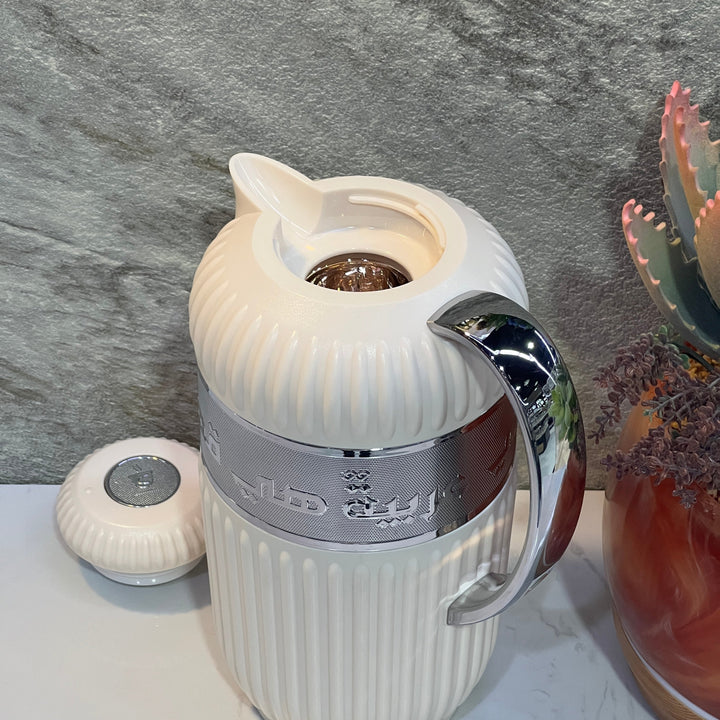 1 Piece Of Thermos FLASK White Silver - Premium Flasks from Alam Al Awane - Just AED69! Shop now at alamalawane